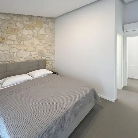 Lithos: 2-bd With Private Pool Néa Fókaia
