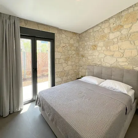 فندق Lithos: 2-bd With Private Pool 3*